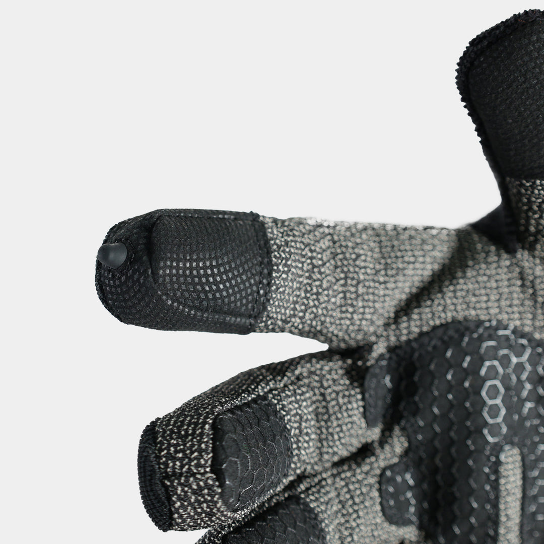 Epik Workwear Cyber Touch Screen Freezer Kevlar Glove with Insulation Close up figure