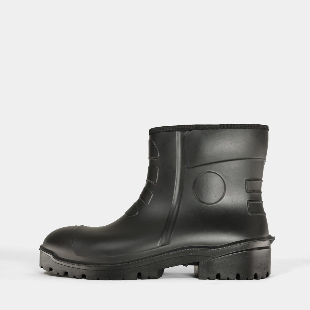 Epik Pace Short Safety Boot in Black - Durable and stylish safety footwear for industrial work environments.