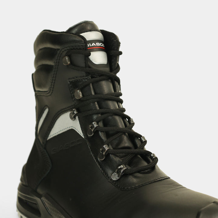 Kryton Safety Shoe Black Freezer Boot for Cold storage Safety Laces Close up